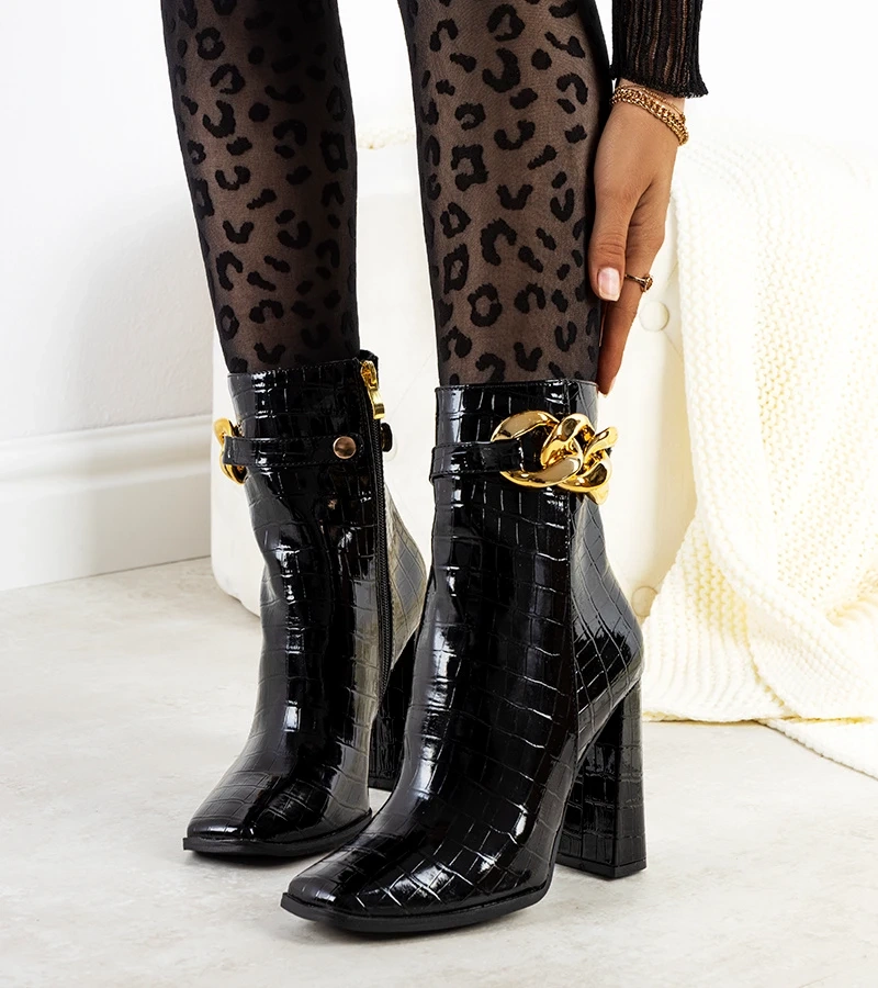 Čierne lakované botki Aresla