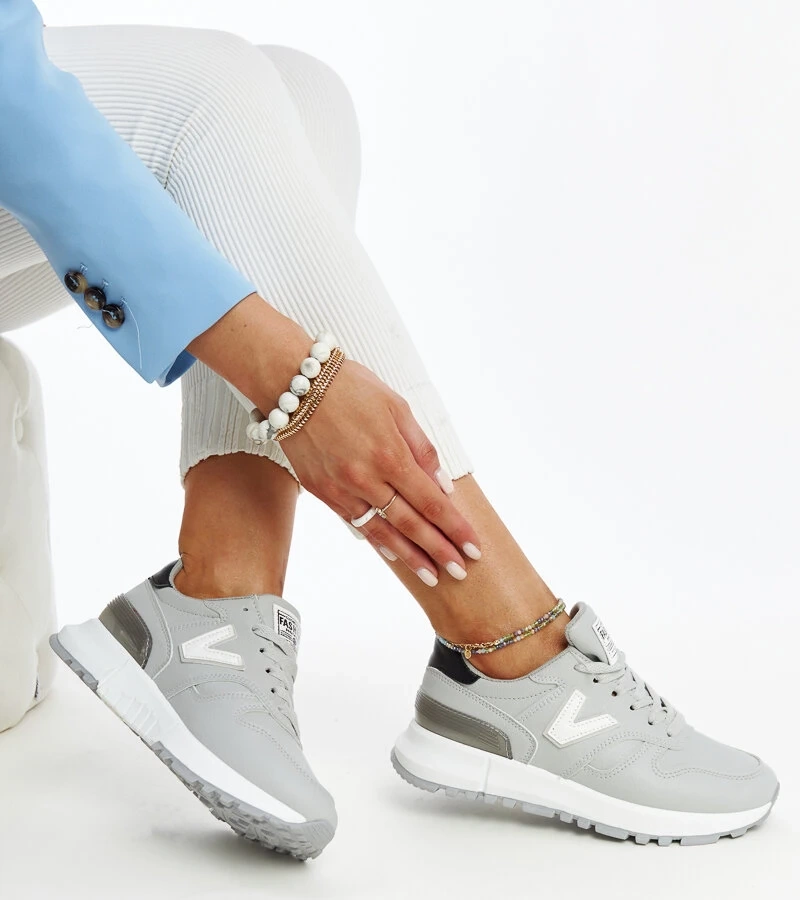 Sivé tenisky na hrubšej podrážke Cettina