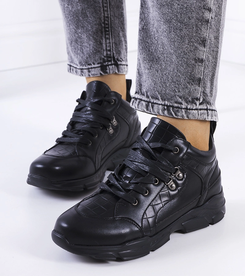 Čierne tenisky na hrubej podrážke Chiphury