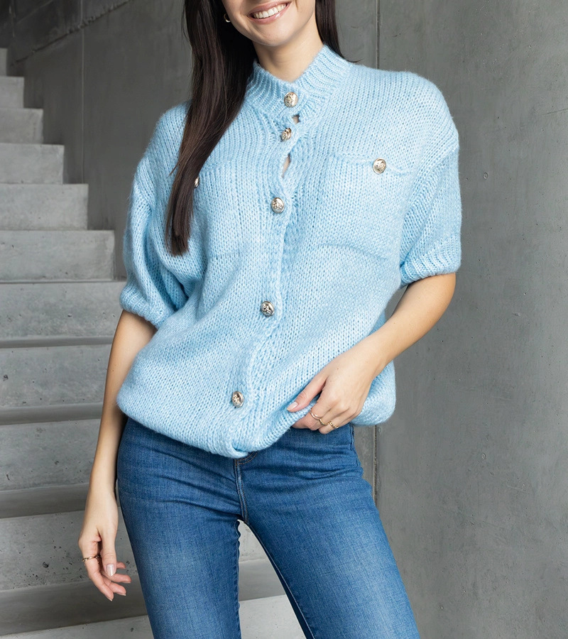 Dámsky modrý sveter s krátkym rukávom ozdobné gombíky Shela
