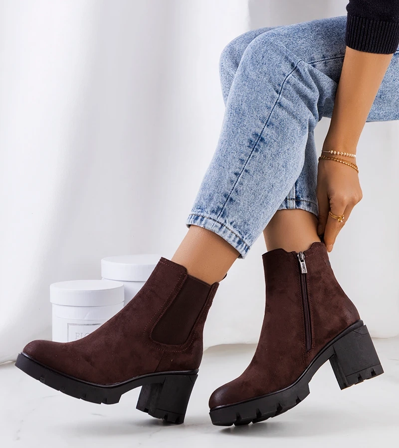 Hnedý semiš botki na podpätku Svelte