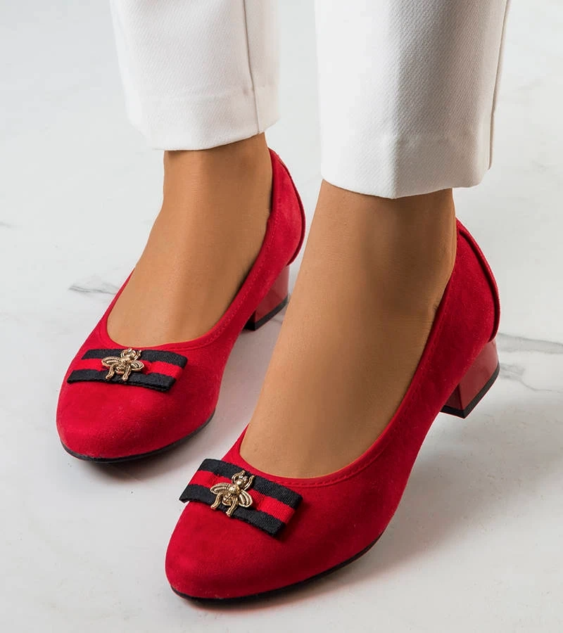 Červené čerpadlá s muškou Vijver